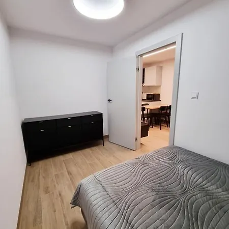 Sunmarine Z Balkonem *